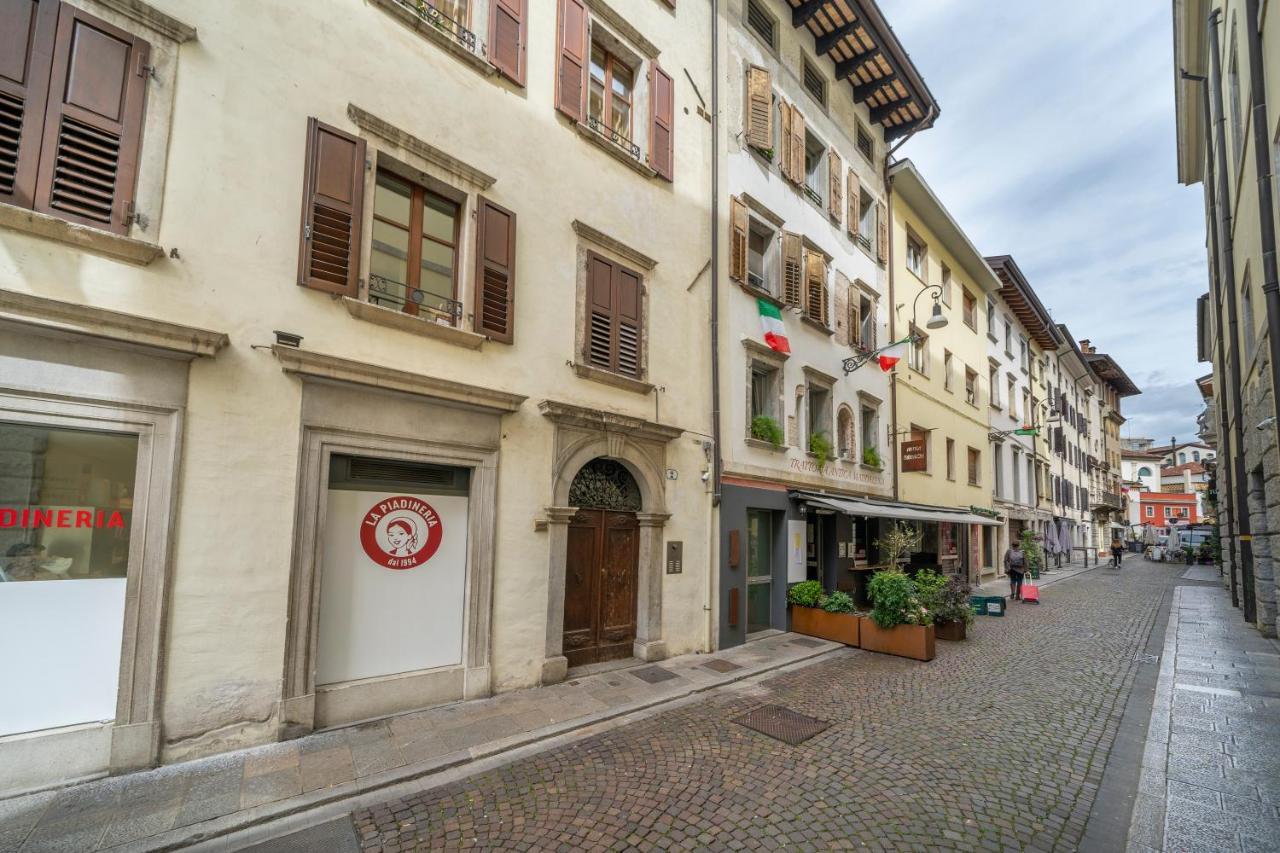 Atelier San Giacomo - Central Apartment Udine Luaran gambar